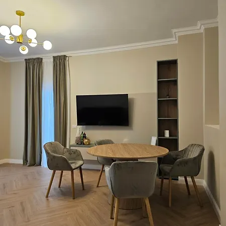 Ishotel Aparthotel 3*